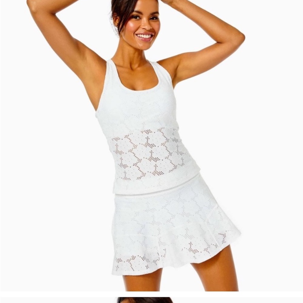 Lilly Pulitzer Luxletic Corrine Skort &
Asana Tank Stretchy Floral Tank. Size SM
